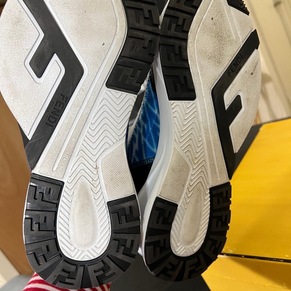 Unisex Fendi Flow  sneakers these are a UK 39-6men sizing can fit ladies size 8 - Picture 3 of 3